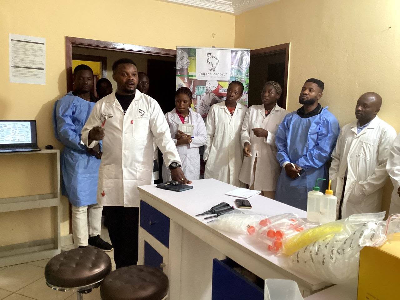 Hands-on demonstration at the Molecular Biology Techniques Workshop